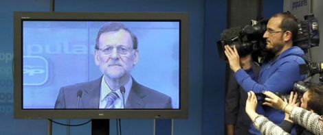 Mariano Rajoy votará a favor de la investidura de una pantalla de plasma.
